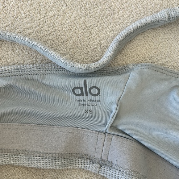 ALO YOGA: Light Grey Bra - Picture 3 of 3